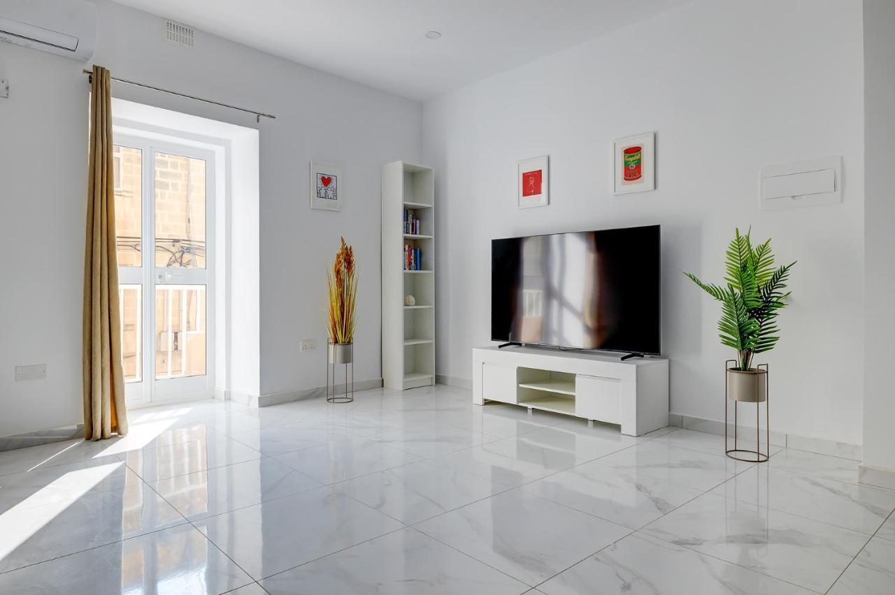 Modern Family Retreat In Gzira Lägenhet