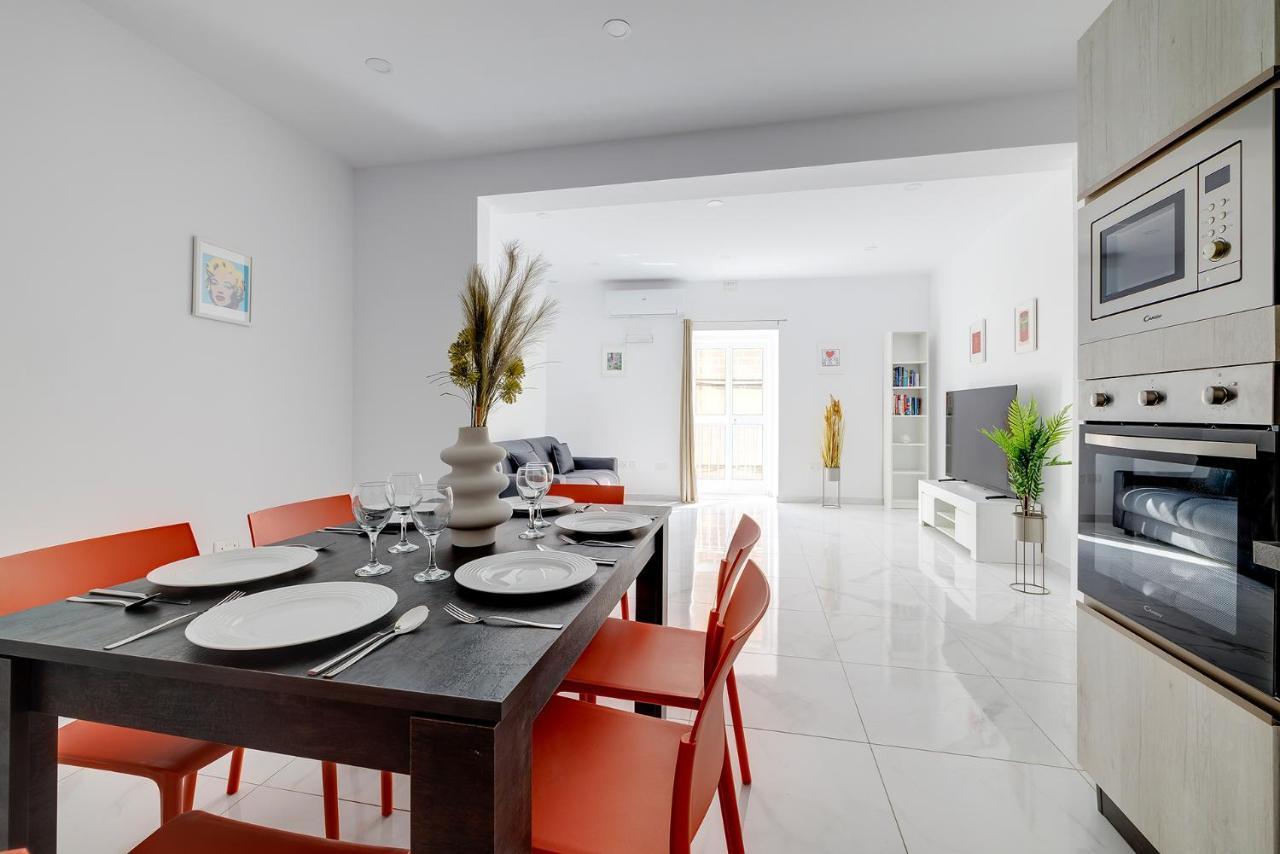 Modern Family Retreat In Gzira * Sliema