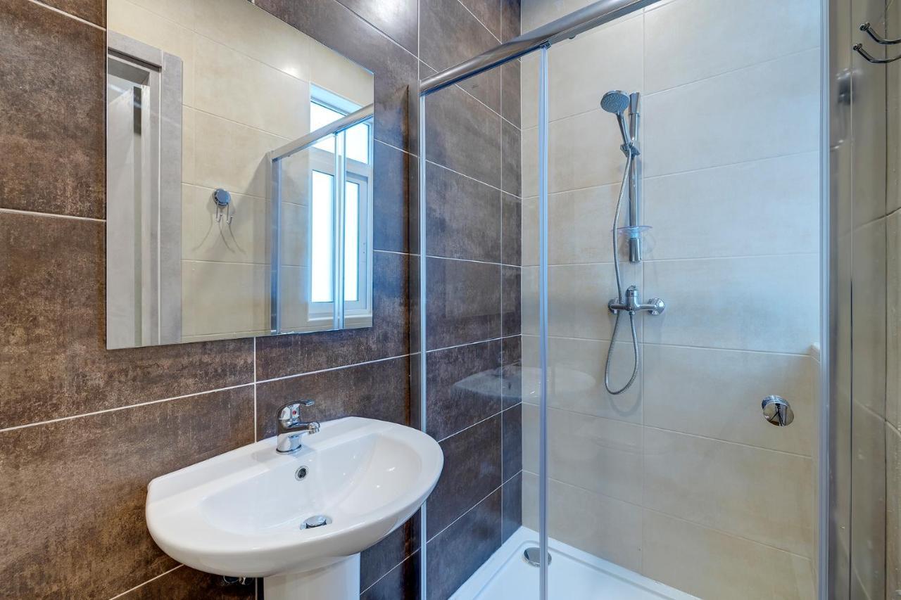 Lägenhet Modern Family Retreat In Gzira Sliema