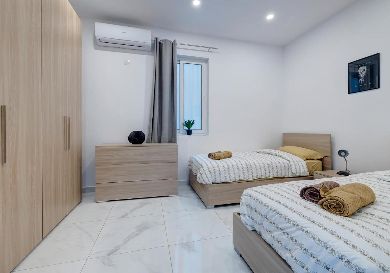 Modern Family Retreat In Gzira *