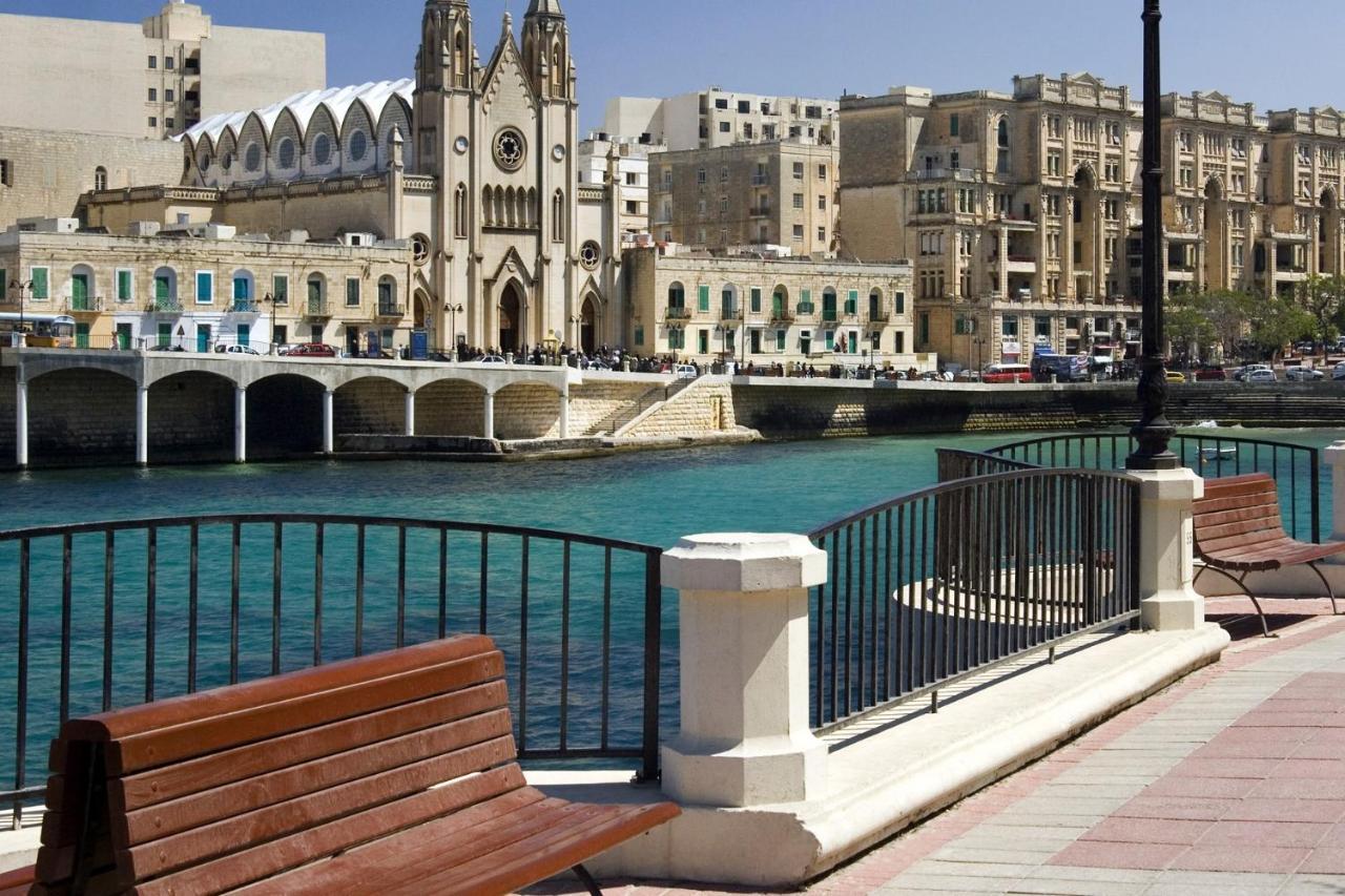Modern Family Retreat In Gzira * Sliema